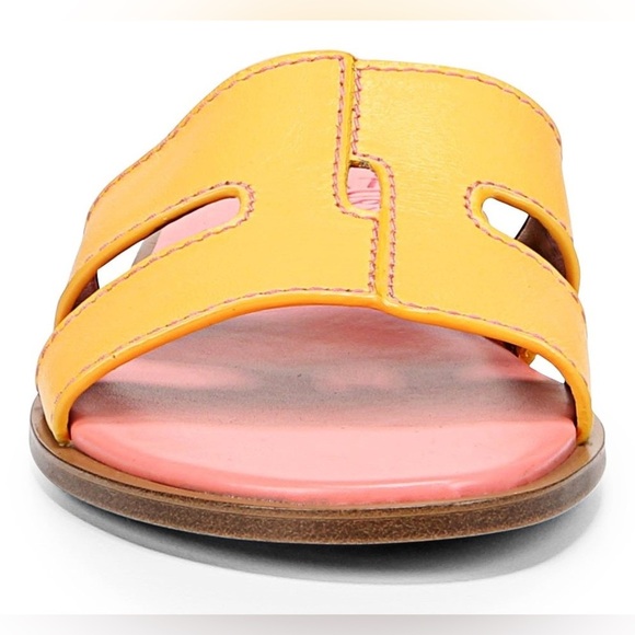 Naturalizer Fame Slide Sandal Daffodil Yellow Leather Size 7 EUC - Picture 5 of 9